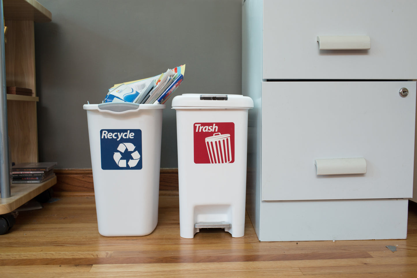 Recycling lid and small bin label for residents